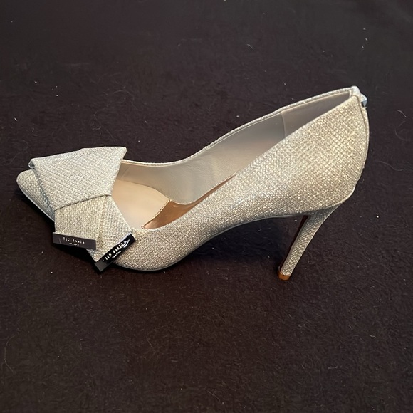 Ted Baker London Metallic Silver Women's Stiletto Heels with Bow Size EU 36.5 - Picture 8 of 16